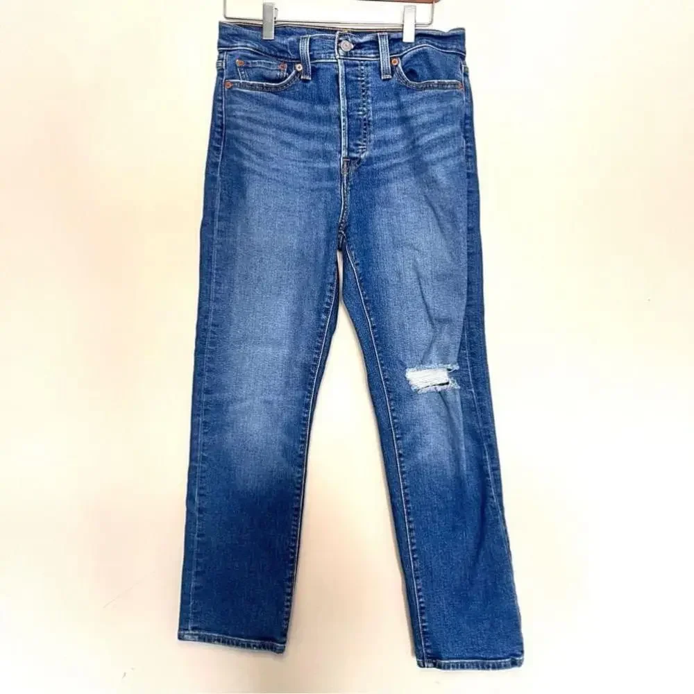 Levi Wedgie Straight Jean Women’s Size 29 - Picture 2 of 8